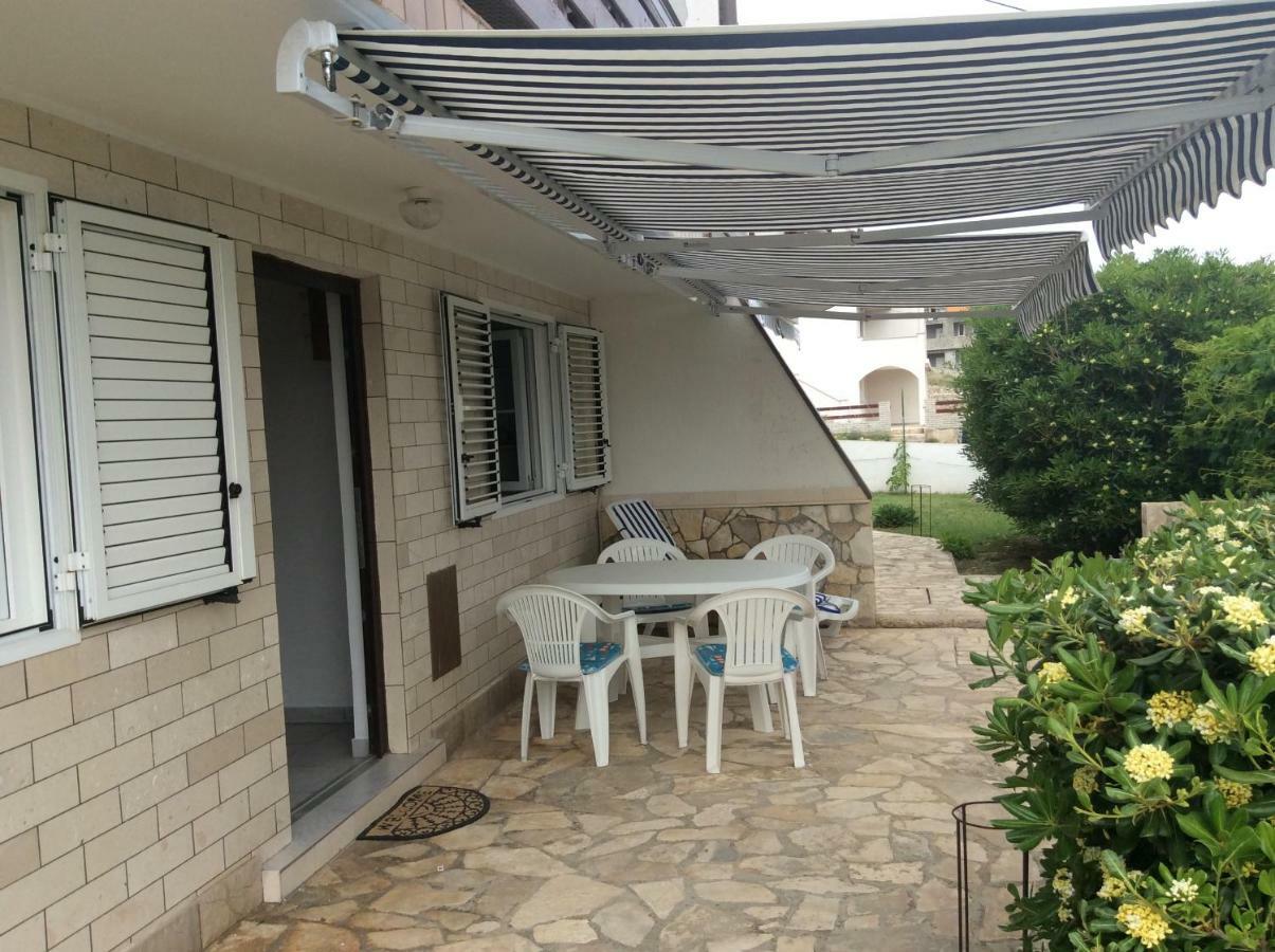 Island Of Pag Holiday Apartments Exterior photo