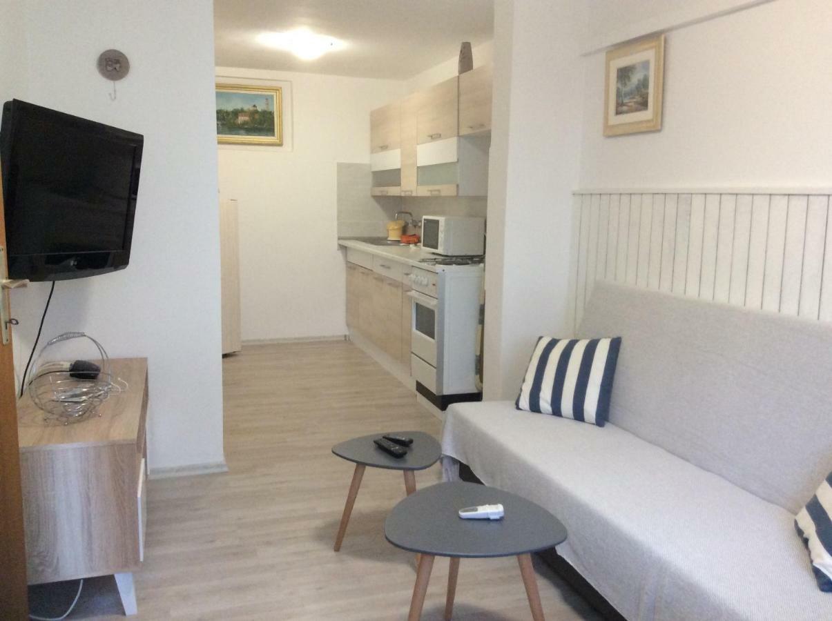 Island Of Pag Holiday Apartments Exterior photo